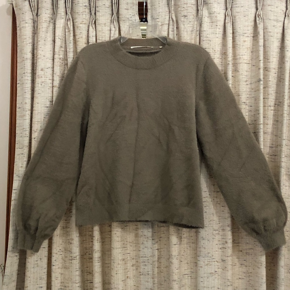 Yaya Women Crew Neck Fuzzy Super Soft Sweater - Large